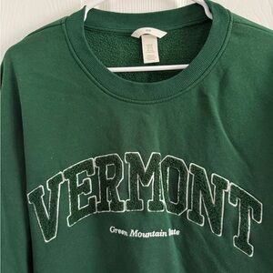 H&M Green Vermont Sweatshirt